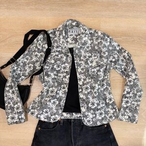 keren hart white and black floral hibiscus flower cotton jacket